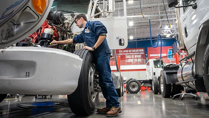 🚛 Cummins INLINE 7 Adapter Review: Best Diagnostic Tool for Cummins Insite 8.7 (2025) 6 Cummins INLINE 7 Adapter connected to truck engine